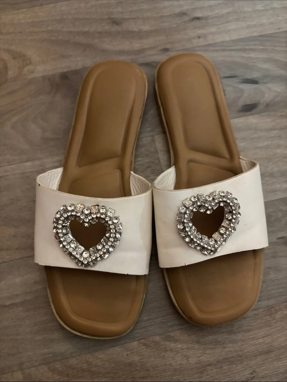 Kid’s Cream Slide Sandals with Heart Crystal Accent
